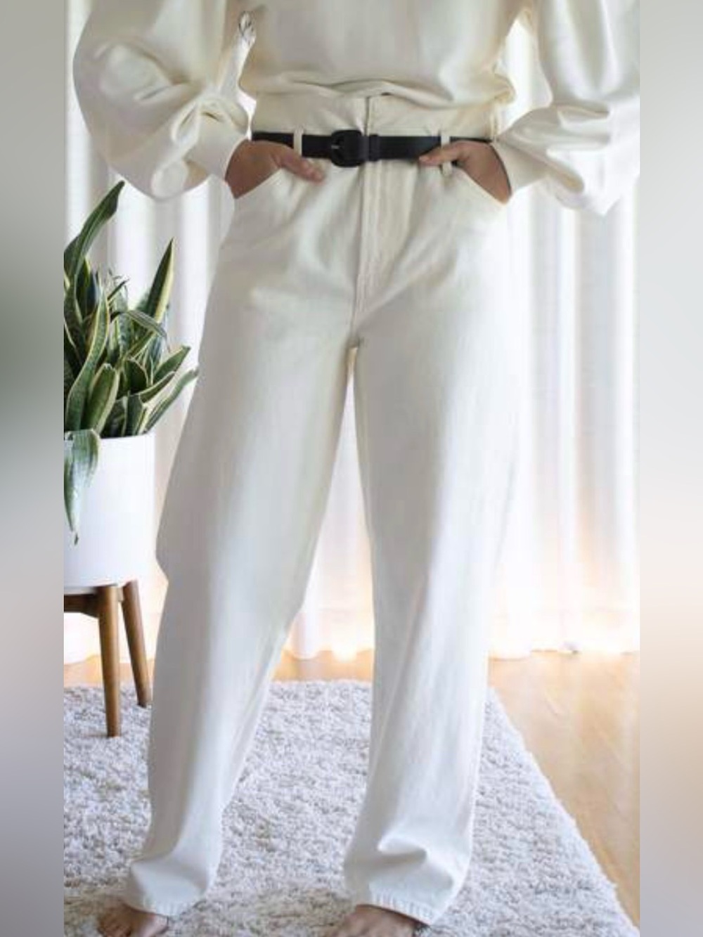 White Wide-Leg High-Waist Jeans with Belt NEW - Picture 2 of 9